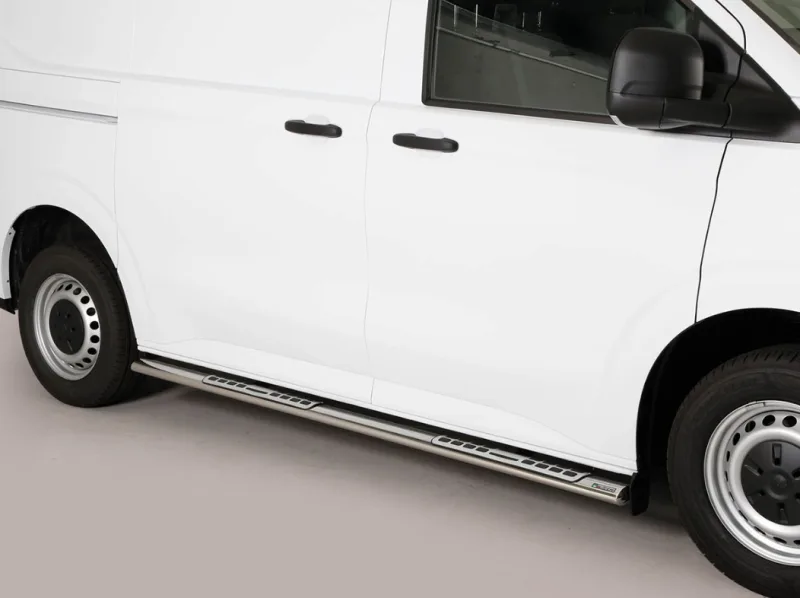 Estribos tubo Inox ovalado con pisantes T7 desde 2024