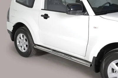 Estribos tubo Inox ovalados con pisantes MONTERO V80 3P