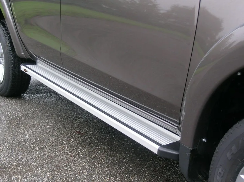 Estribos plataforma Aluminio STD L200 2019-2024 Doble cabina