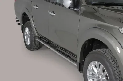 Estribos tubo Inox ovalados con pisantes L200 2019-2024 doble cabina
