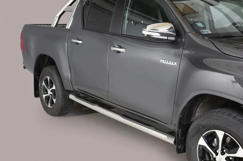 Estribos tubo Inox 76mm con pisantes HILUX REVO 2016-